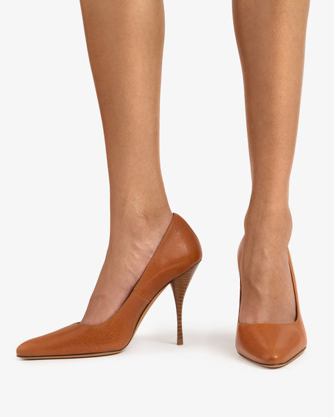 Bank Pump Tan Grained Leather