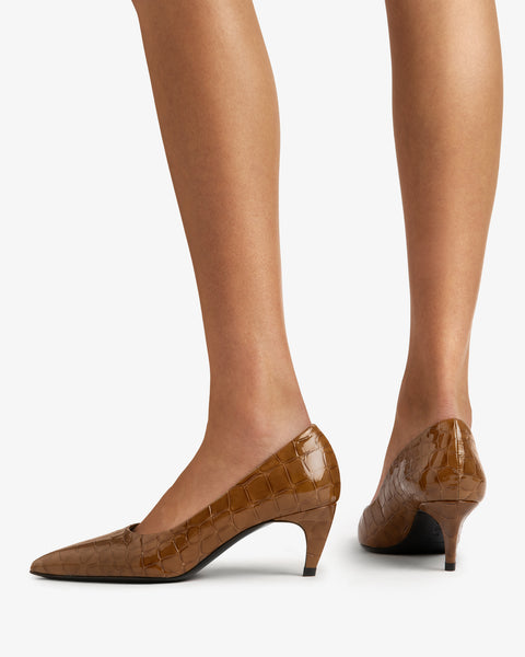 Blade Pump in Brown Croc Embossed Leather