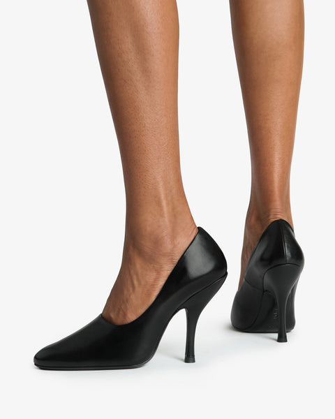 Date Pump Black Leather