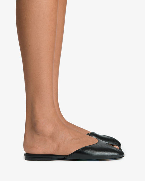 Date Flat in Black Leather