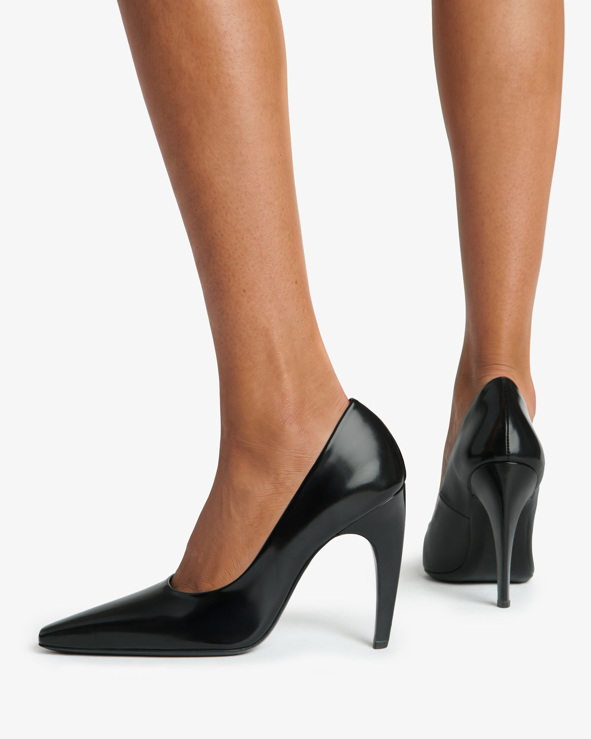 Fame Pump in Black Brushed Leather