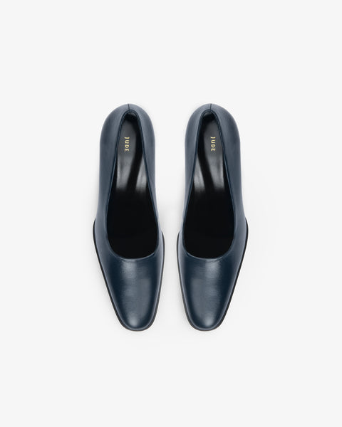 Fete Pump in Ink Leather