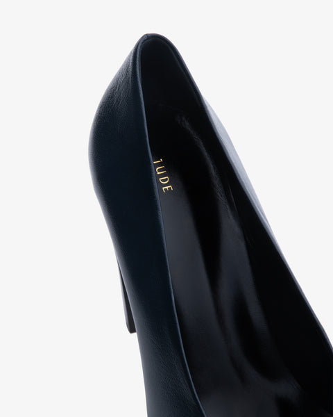 Fete Pump in Ink Leather