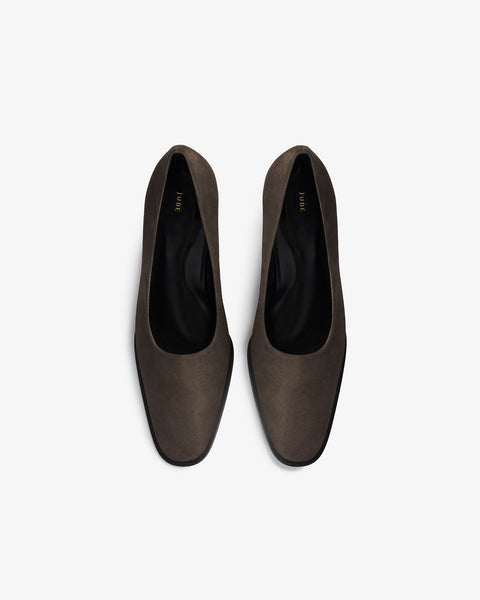 Fete Pump in Cacao Suede Leather