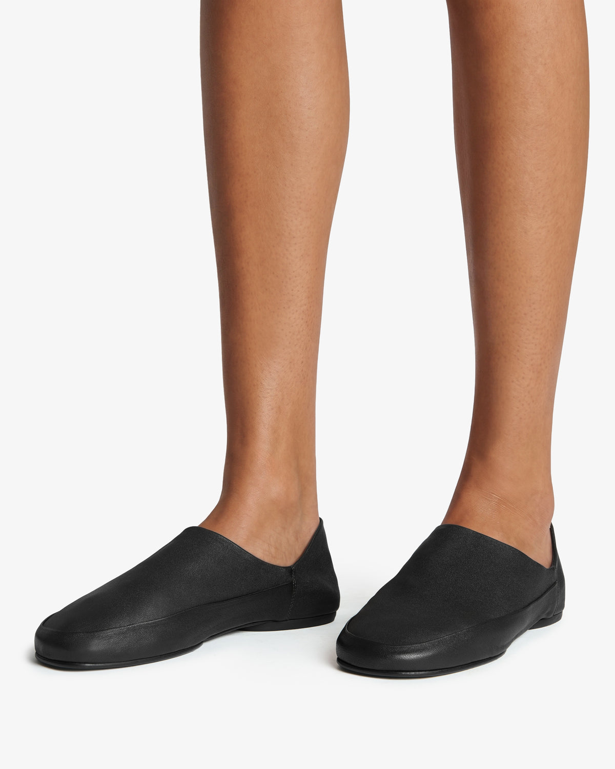 floor slipper in black leather