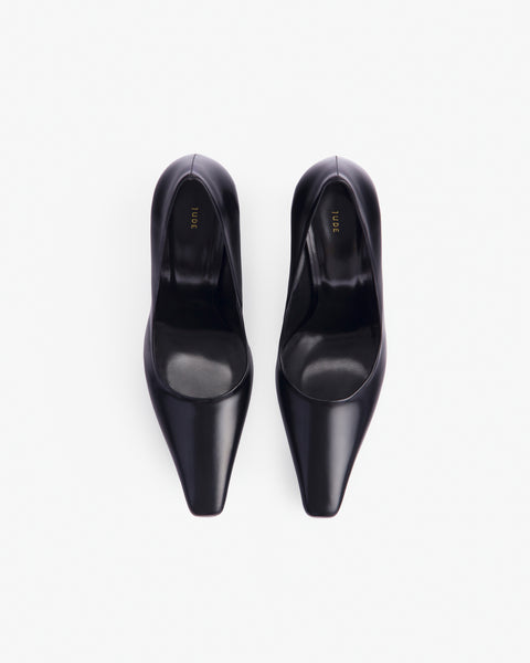 Fame Pump in Black Brushed Leather