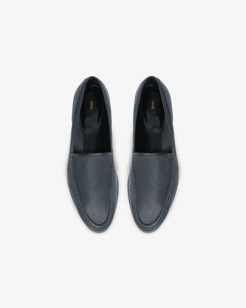 gomper loafer in stone leather
