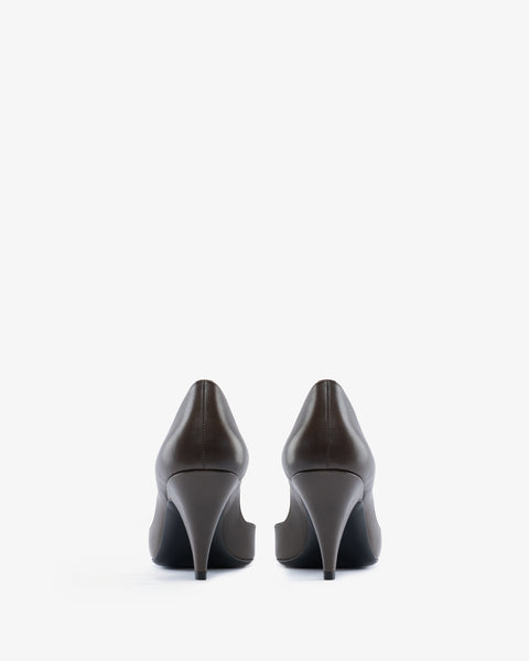 haze pump in mocha leather