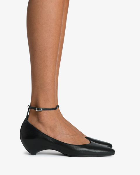 Mode Ballerina in Black Leather