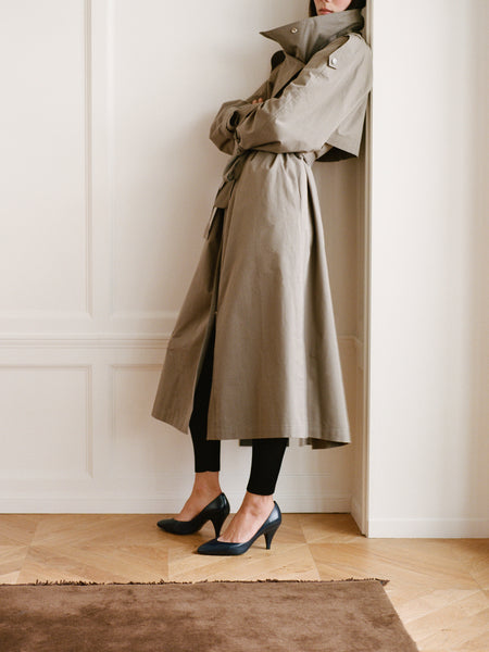 haze pump in ink leather