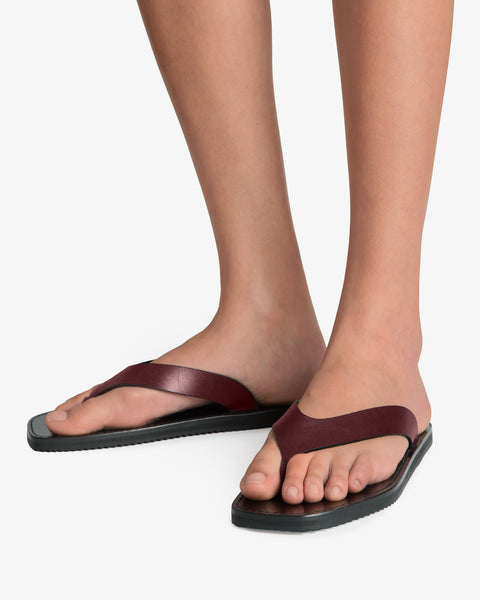 Vermelho Flat Bordeaux Leather